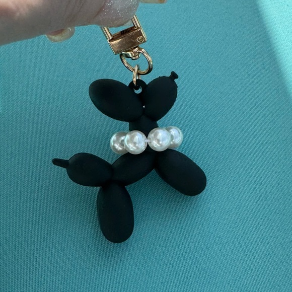 BAG CHARM Black Cartoon Balloon Puppy With Pearl Necklace - Picture 5 of 6